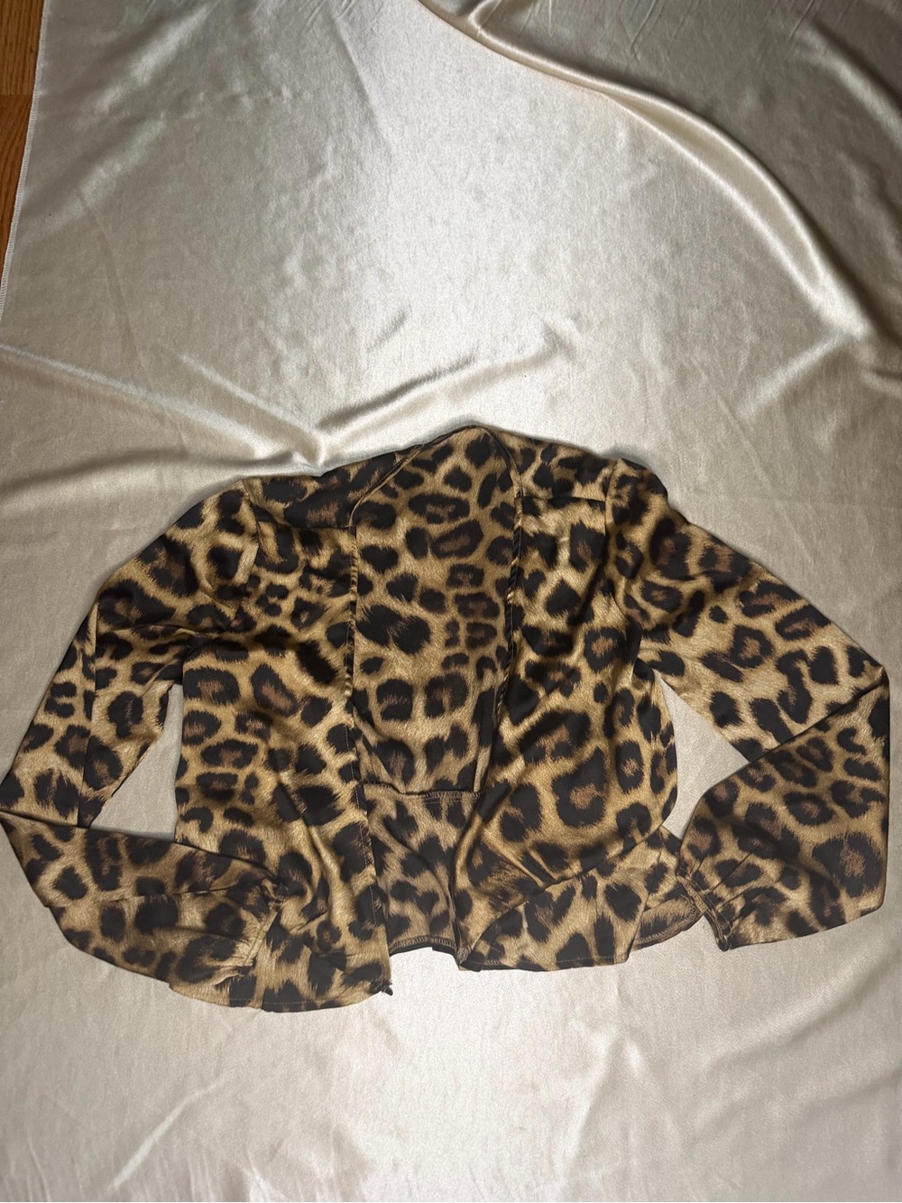 Fashion Nova Leopard Print Long Sleeve Satin Blouse Size S
